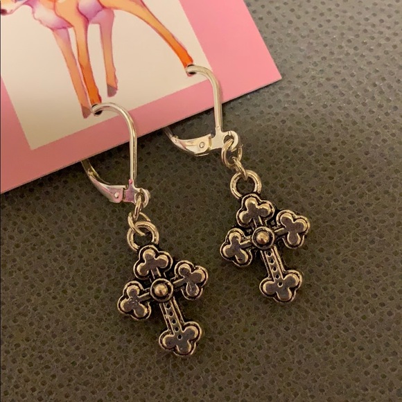 Jewelry - 🛍 CLEARANCE Silver Cross Earrings
